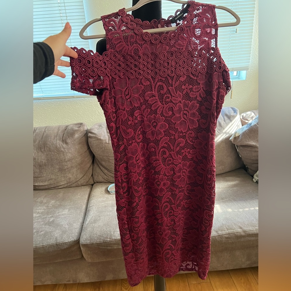 Burgundy dress - Picture 3 of 3